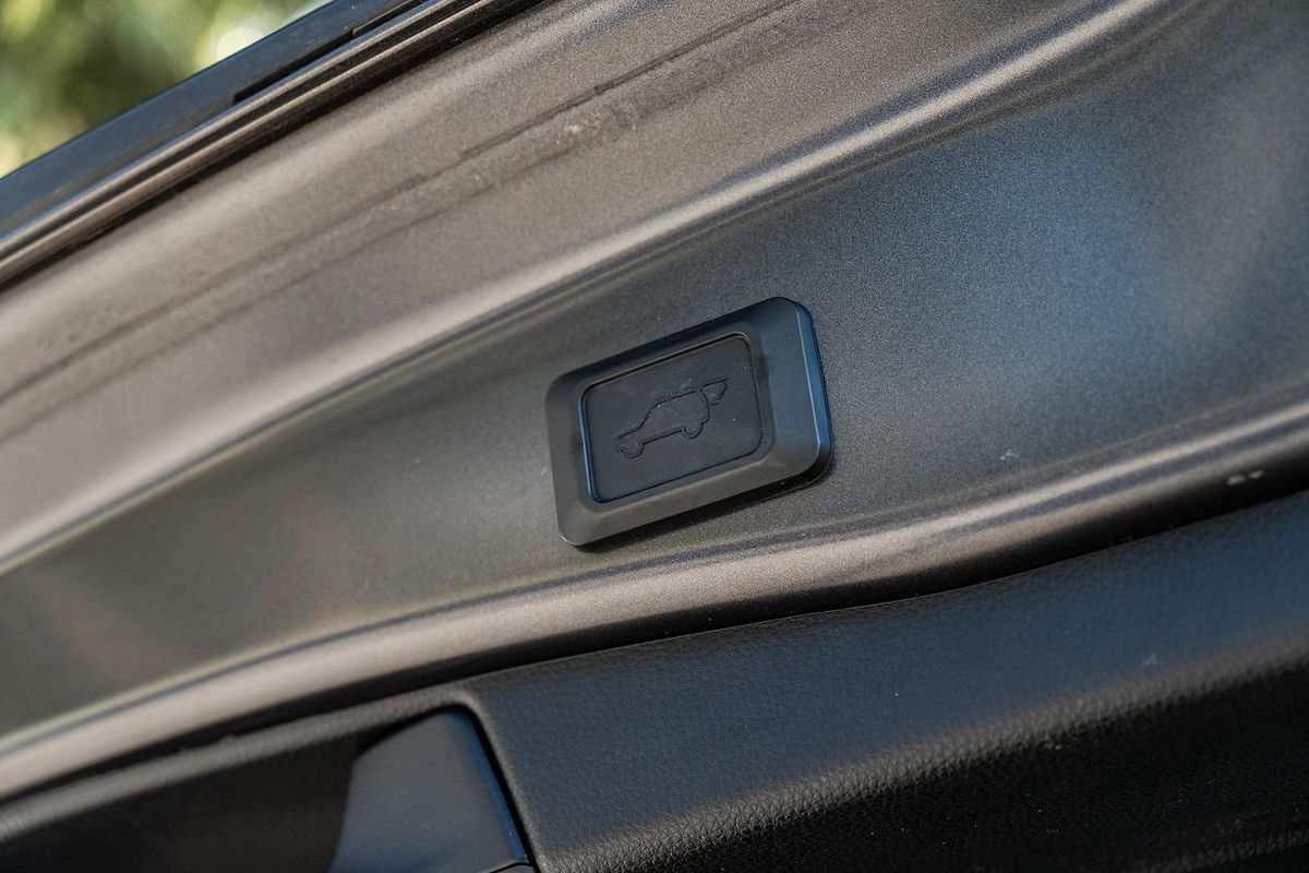 2019 Toyota RAV4 Cruiser AXAH52R