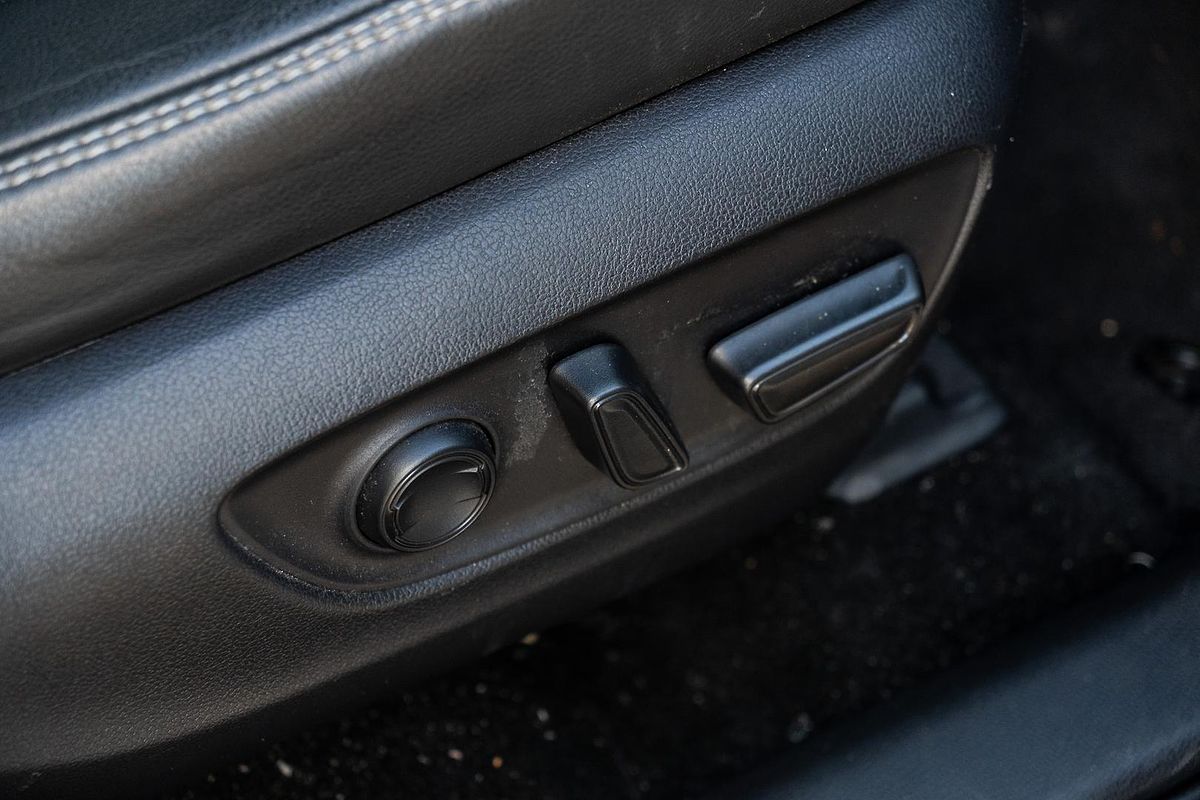2019 Toyota RAV4 Cruiser AXAH52R