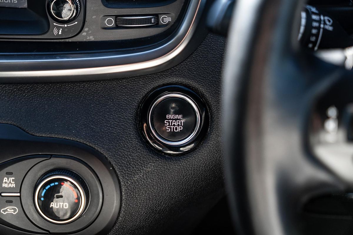 2017 Kia Sorento SLi UM
