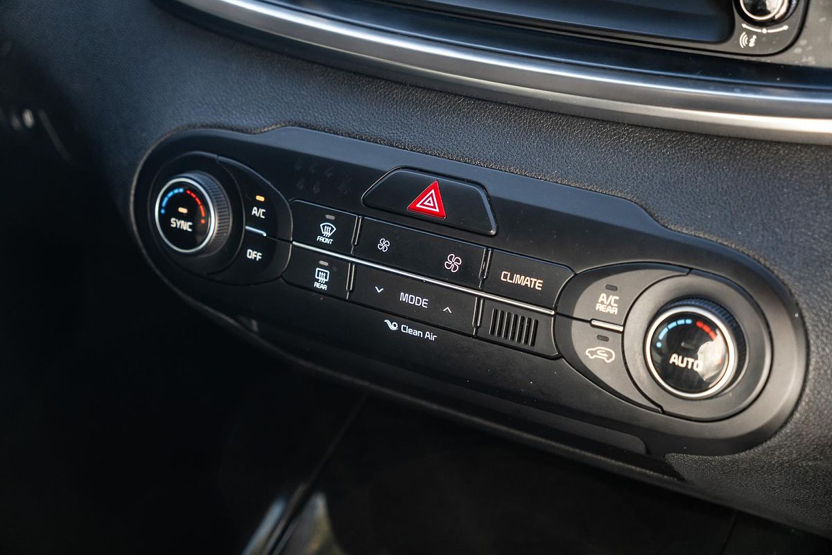 2017 Kia Sorento SLi UM