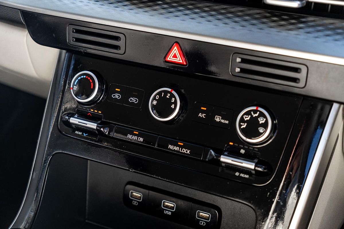 2022 Kia Carnival S KA4