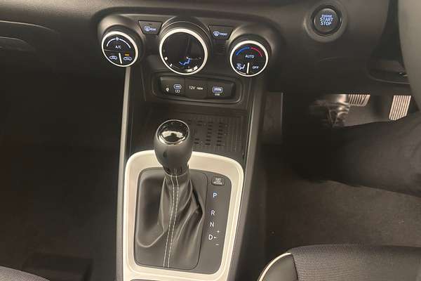 2025 Hyundai Venue Elite QX.V5