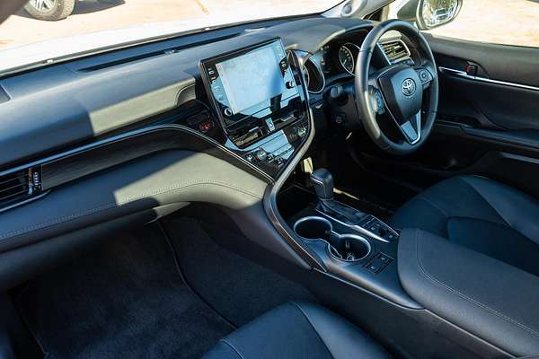 2022 Toyota Camry SL AXVH70R