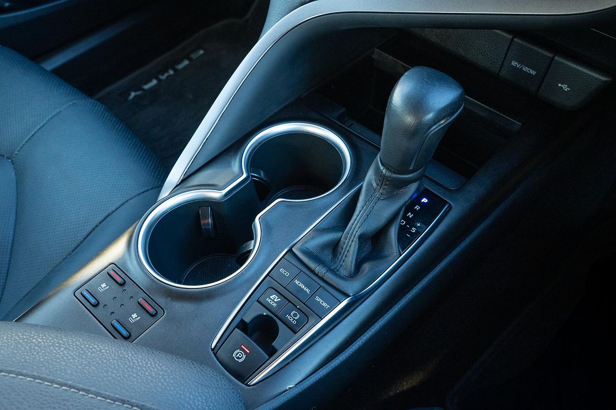 2022 Toyota Camry SL AXVH70R