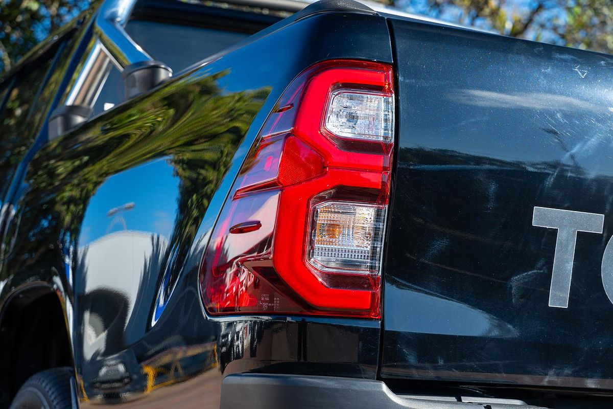 2021 Toyota Hilux SR5 GUN126R 4X4