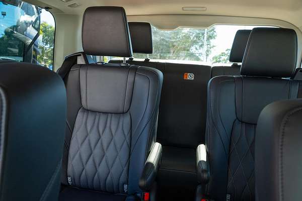 2024 Toyota Granvia VX GDH303R