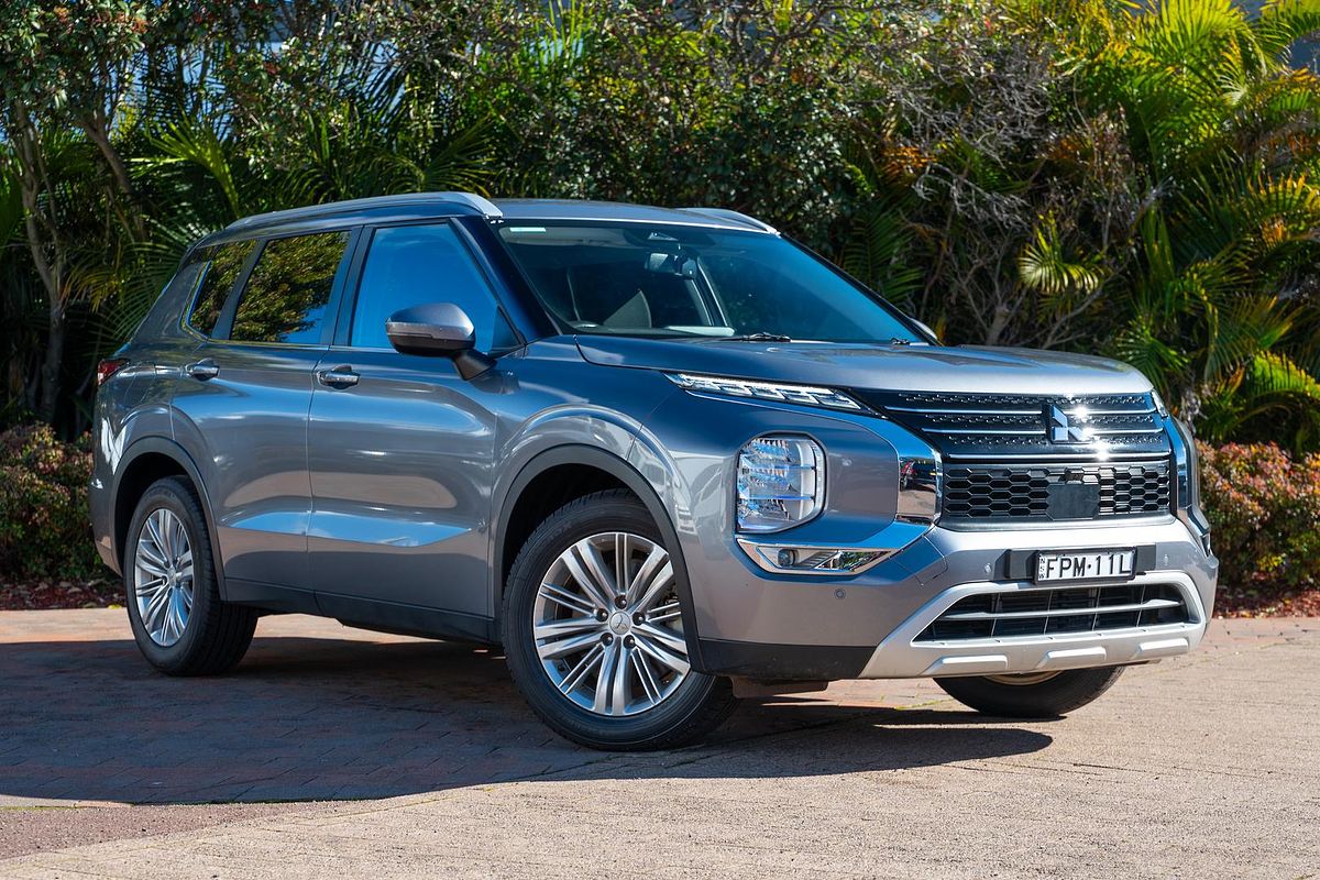 2022 Mitsubishi Outlander LS ZM