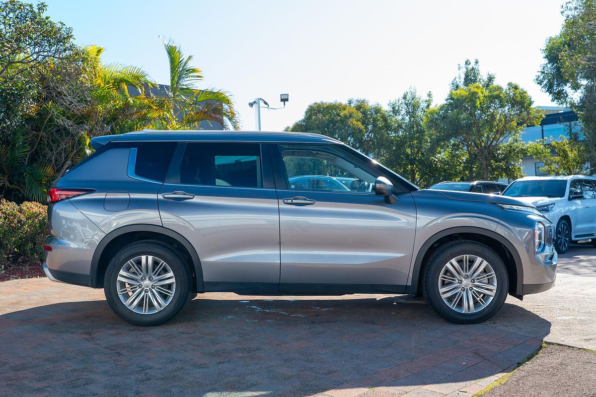 2022 Mitsubishi Outlander LS ZM