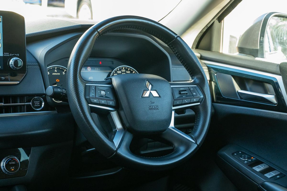 2022 Mitsubishi Outlander LS ZM