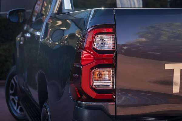 2023 Toyota Hilux SR5 GUN126R 4X4
