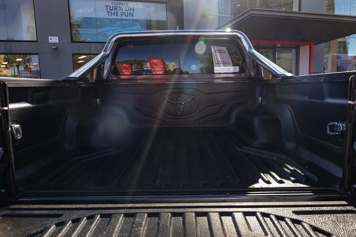 2023 Toyota Hilux SR5 GUN126R 4X4