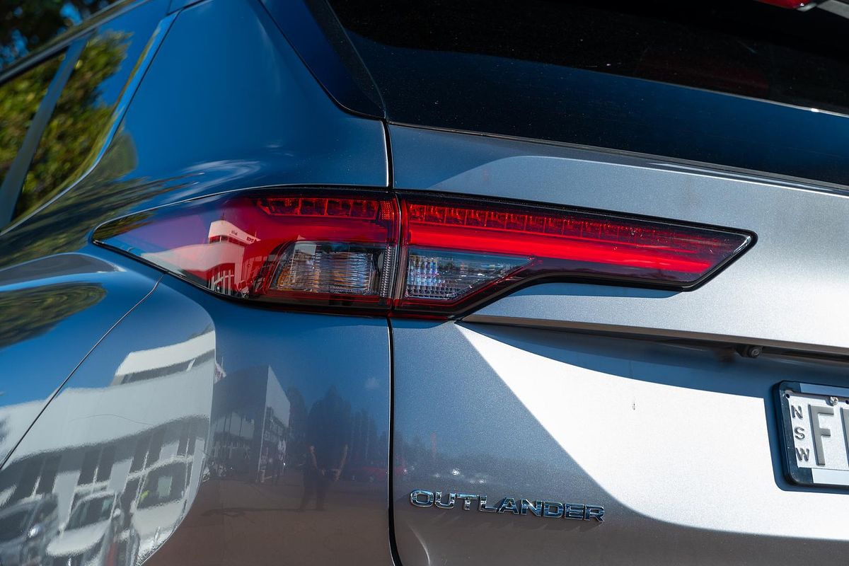 2022 Mitsubishi Outlander LS ZM