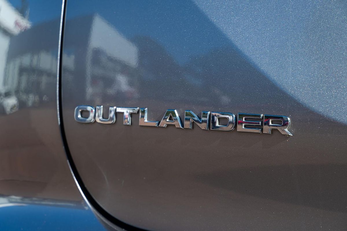 2022 Mitsubishi Outlander LS ZM
