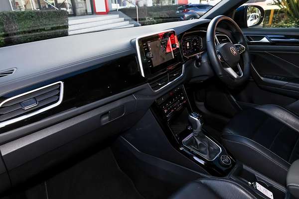 2022 Volkswagen T-Roc 140TSI R-Line D11