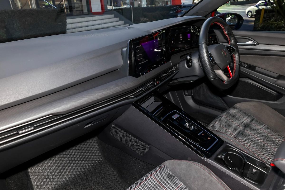 2023 Volkswagen Golf GTI 8