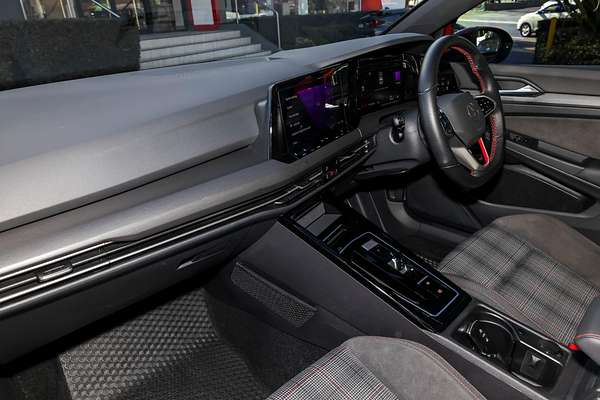 2023 Volkswagen Golf GTI 8