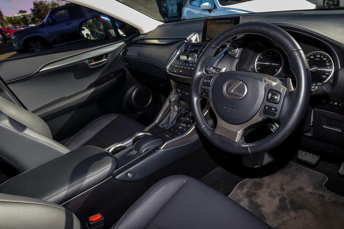 2016 Lexus NX NX200t Luxury AGZ10R