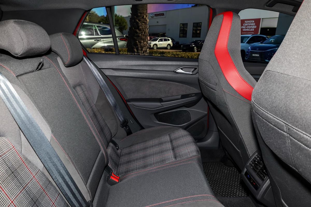 2023 Volkswagen Golf GTI 8