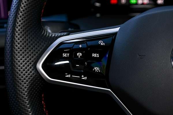 2023 Volkswagen Golf GTI 8