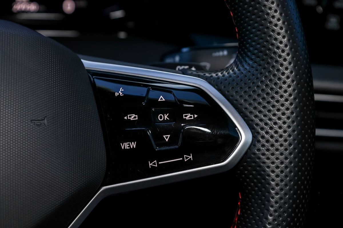 2023 Volkswagen Golf GTI 8