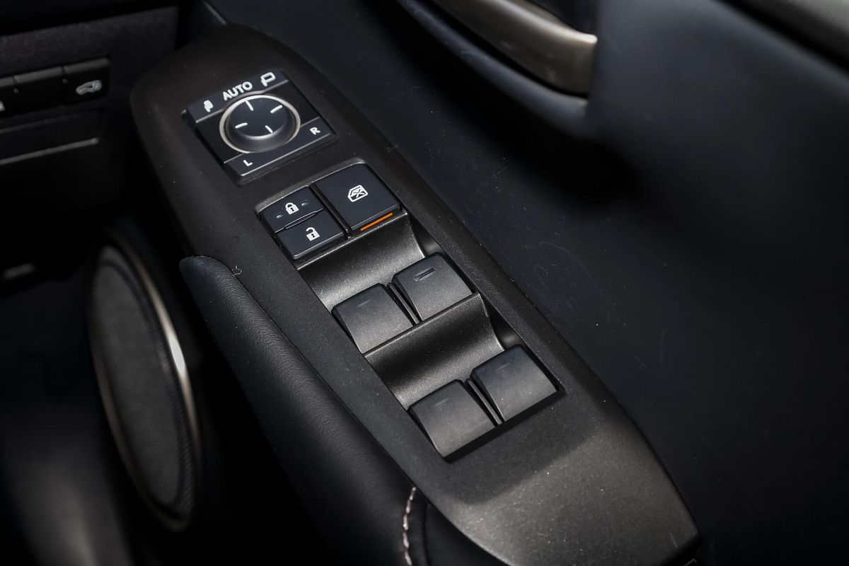 2016 Lexus NX NX200t Luxury AGZ10R