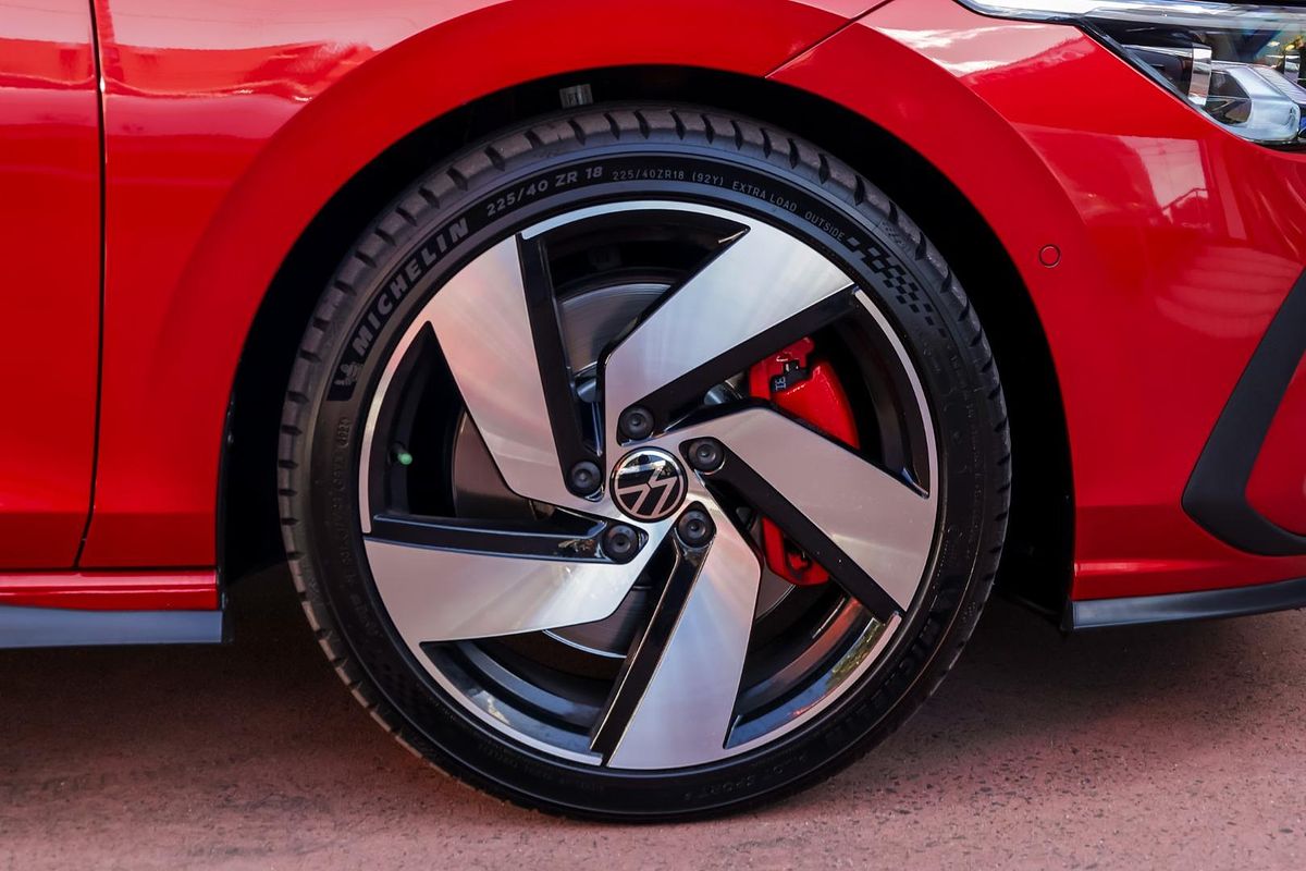 2023 Volkswagen Golf GTI 8