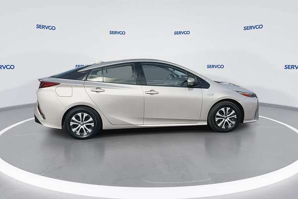 2020 Toyota Prius XLE