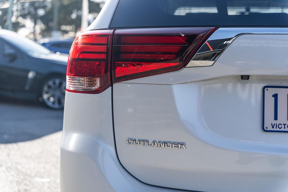 2017 Mitsubishi Outlander LS Safety Pack ZK