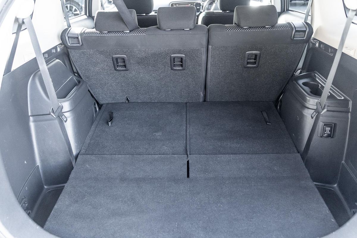 2017 Mitsubishi Outlander LS Safety Pack ZK