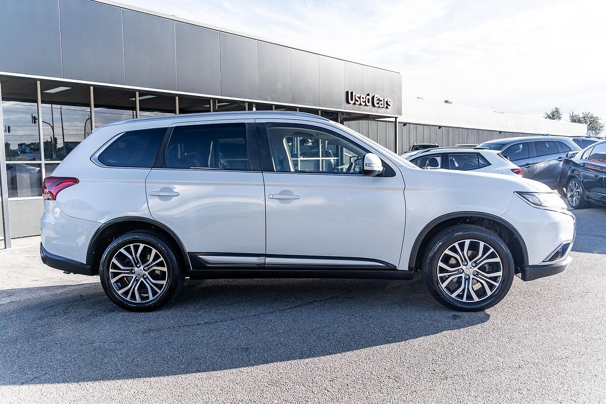 2017 Mitsubishi Outlander LS Safety Pack ZK
