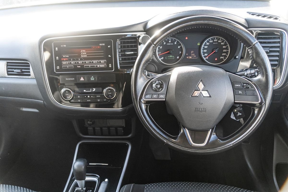 2017 Mitsubishi Outlander LS Safety Pack ZK
