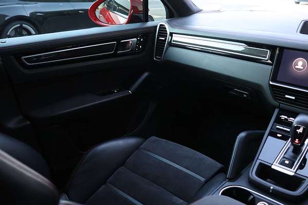 2022 Porsche Cayenne GTS 9YB