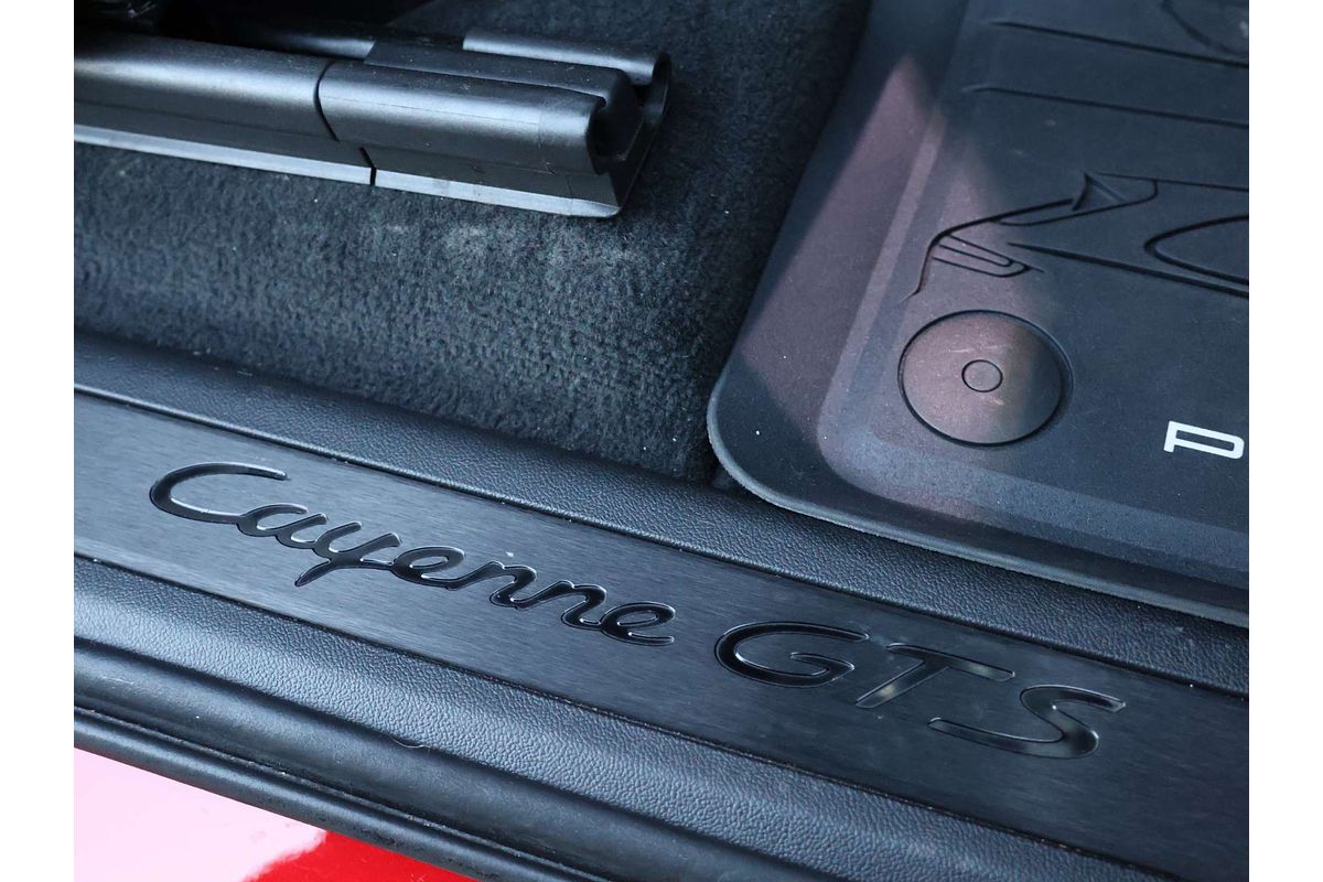 2022 Porsche Cayenne GTS 9YB