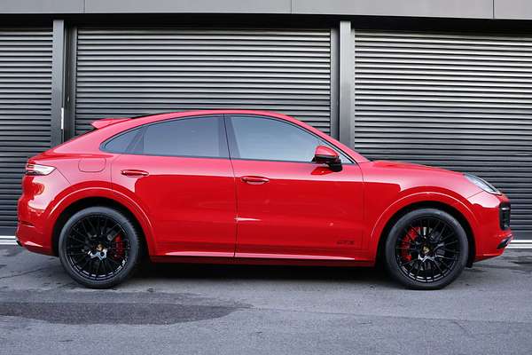 2022 Porsche Cayenne GTS 9YB