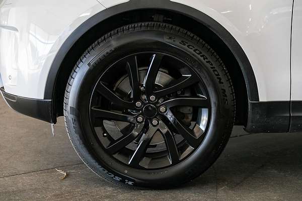2017 Land Rover Discovery SD4 SE Series 5