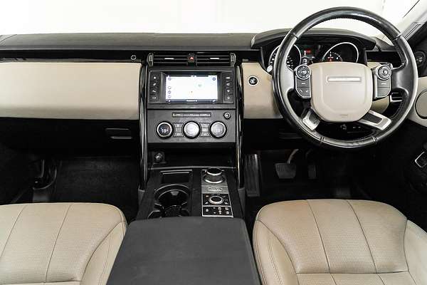 2017 Land Rover Discovery SD4 SE Series 5