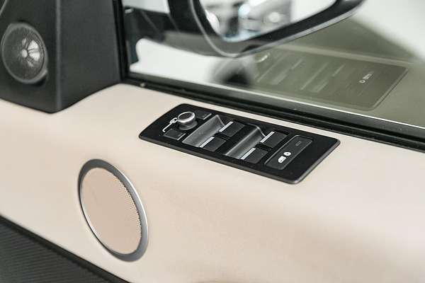 2017 Land Rover Discovery SD4 SE Series 5
