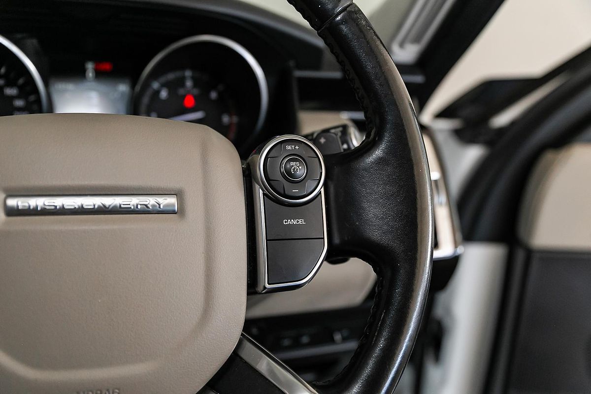 2017 Land Rover Discovery SD4 SE Series 5