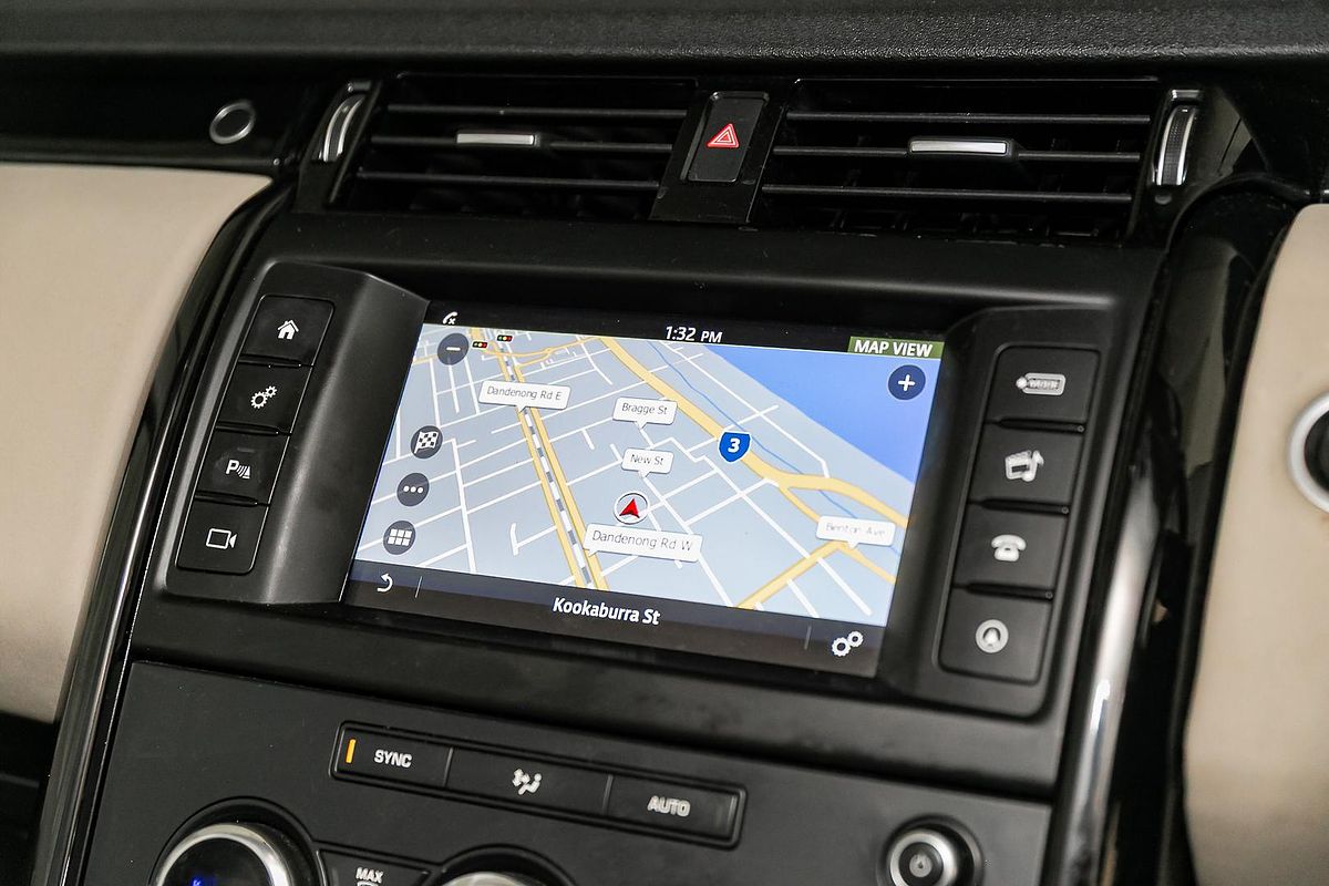 2017 Land Rover Discovery SD4 SE Series 5