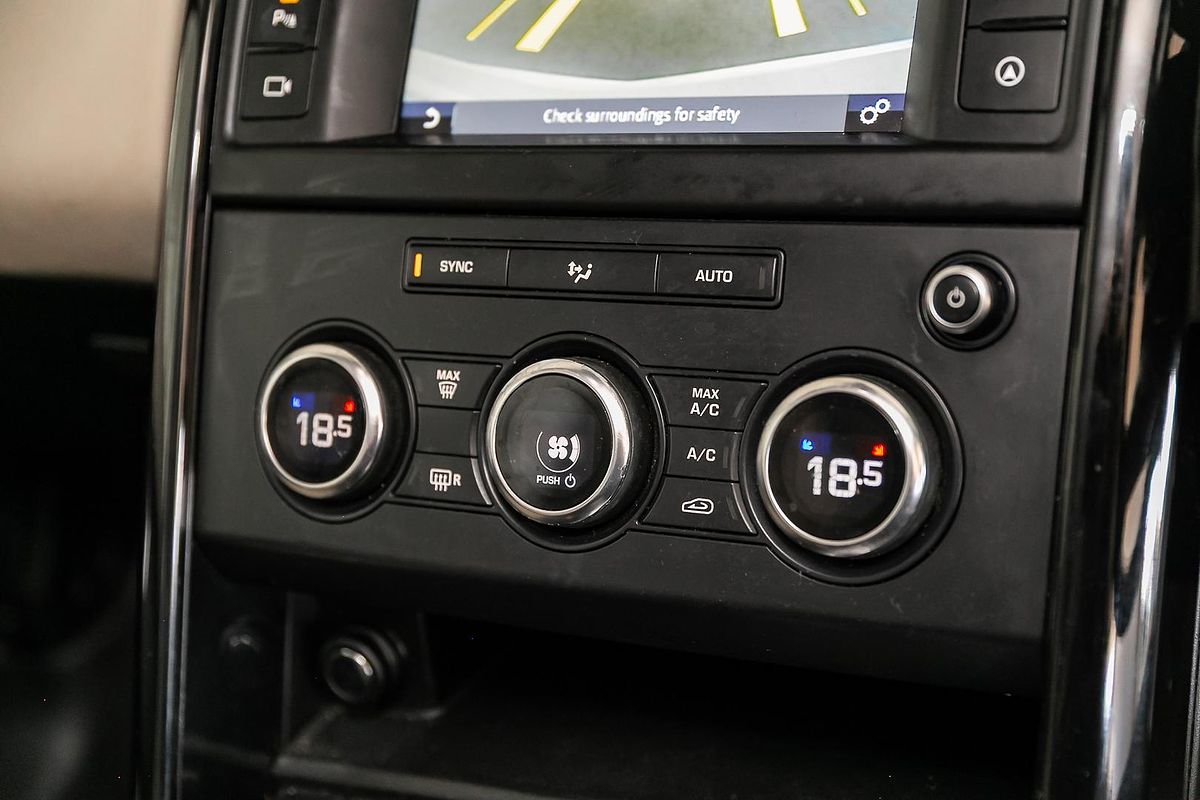 2017 Land Rover Discovery SD4 SE Series 5