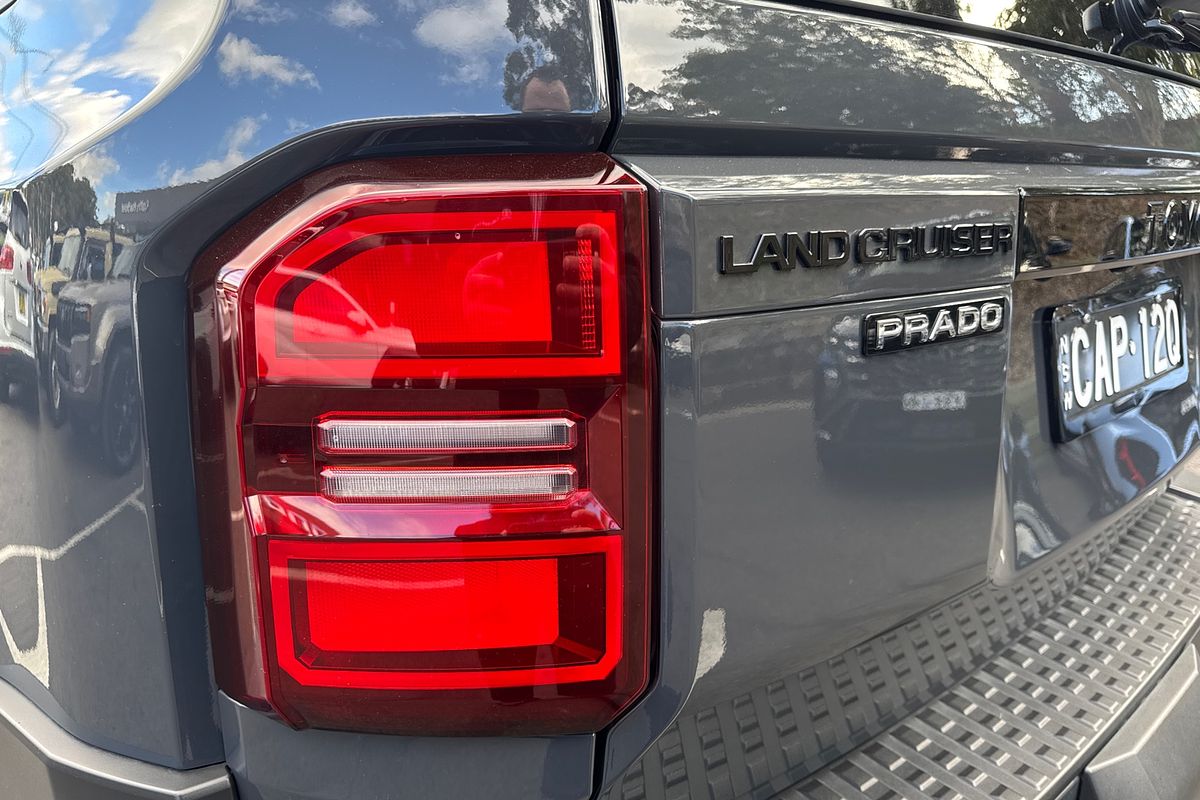2024 Toyota Landcruiser Prado Altitude GDJ251R