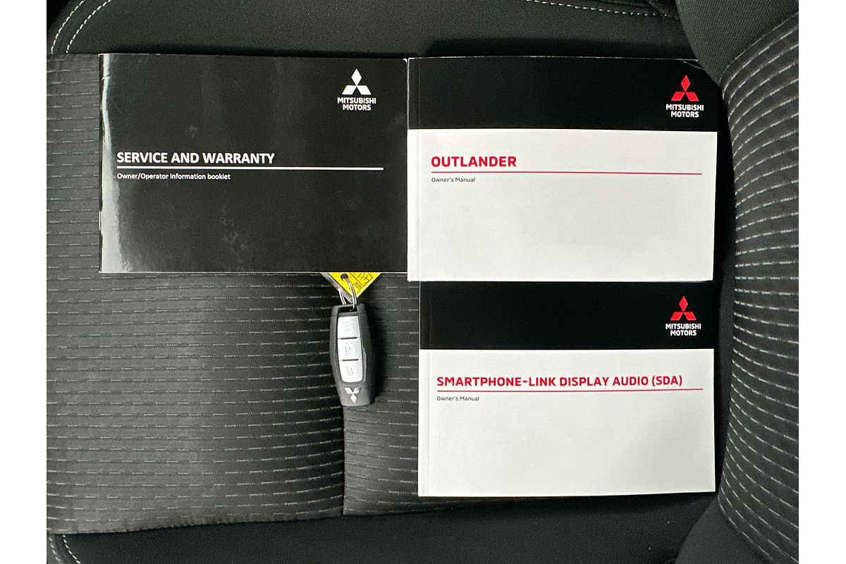 2022 Mitsubishi Outlander ES ZM