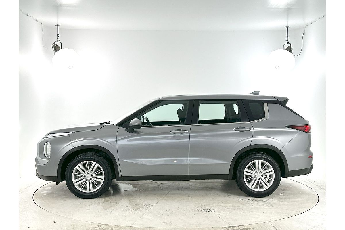2022 Mitsubishi Outlander ES ZM