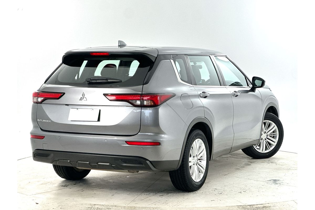 2022 Mitsubishi Outlander ES ZM