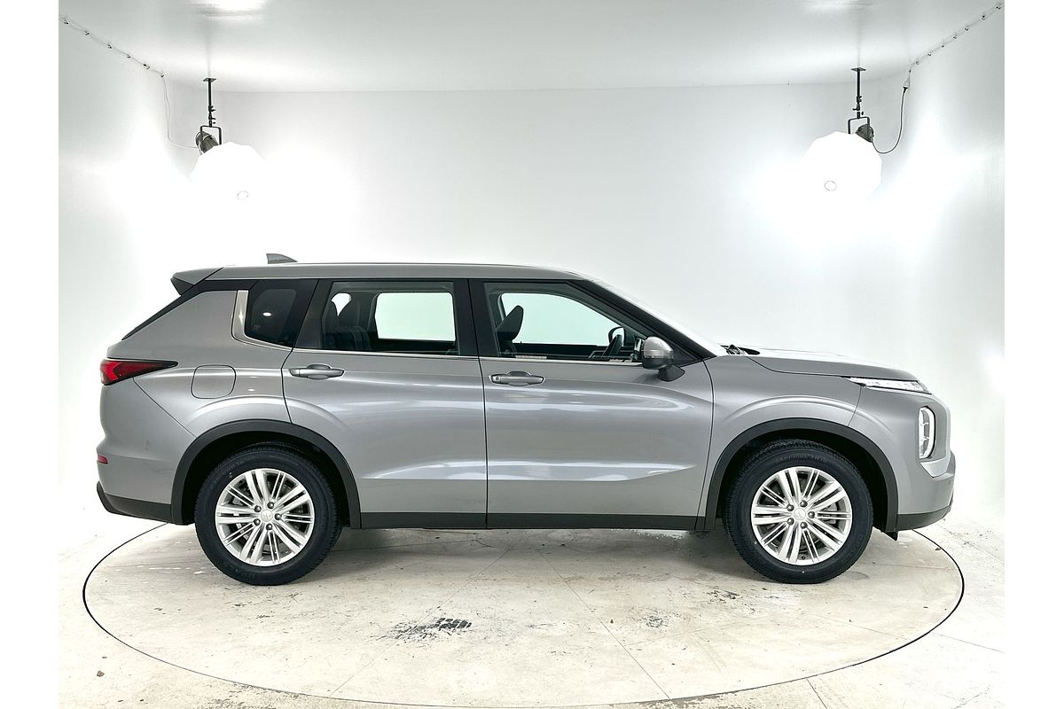 2022 Mitsubishi Outlander ES ZM