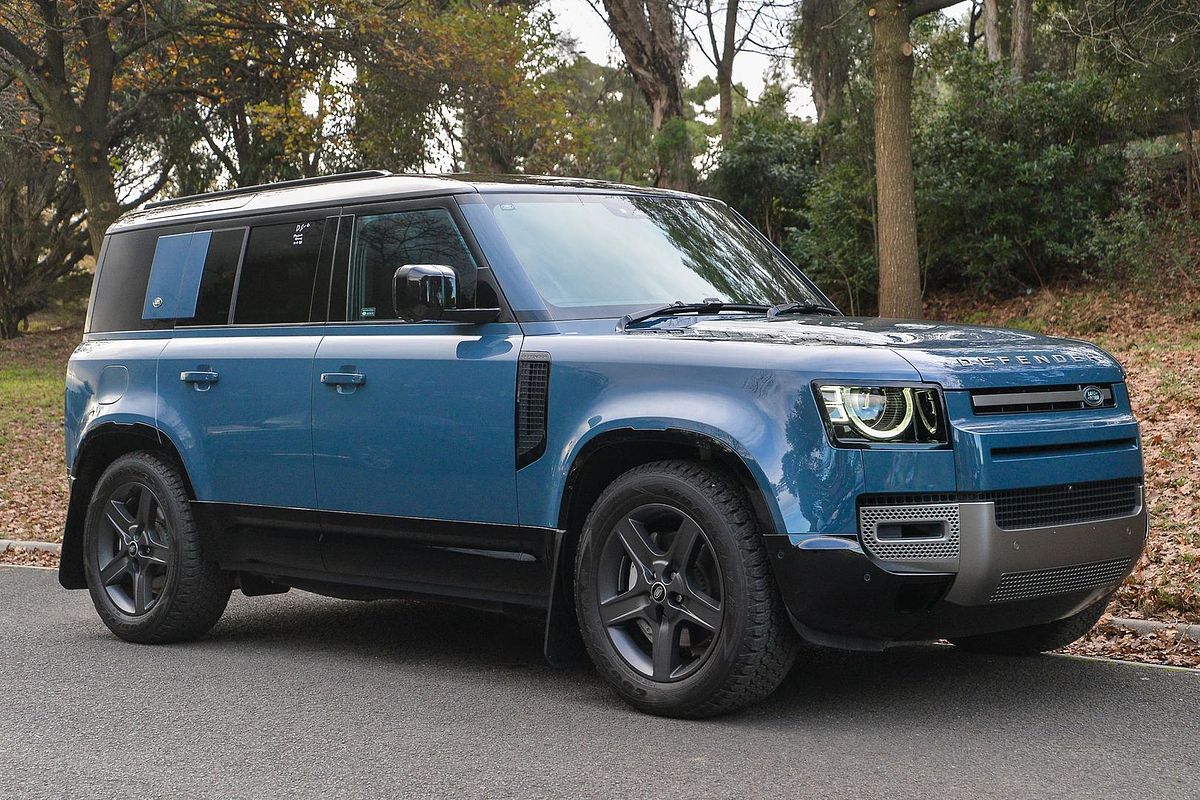 2024 Land Rover Defender 110 P400 X-Dynamic SE L663