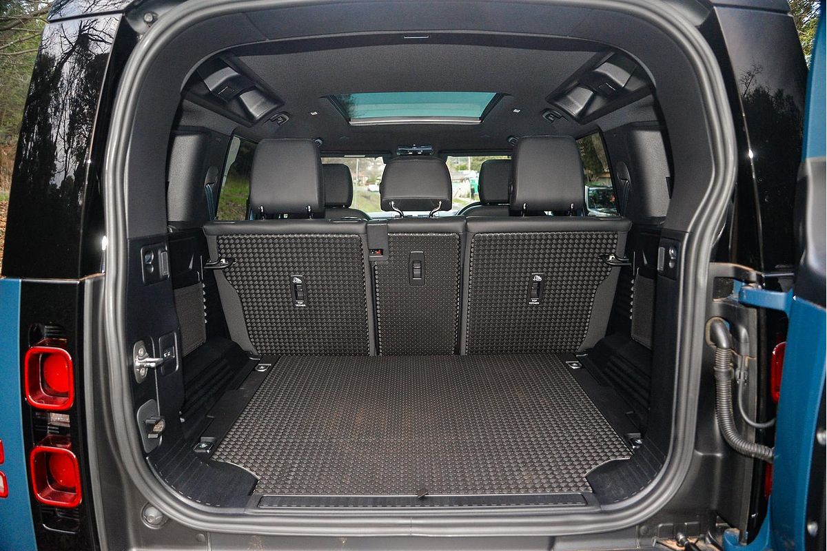 2024 Land Rover Defender 110 P400 X-Dynamic SE L663