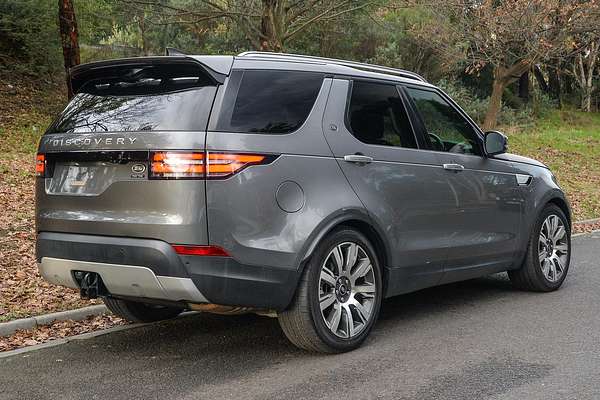 2018 Land Rover Discovery TD6 HSE Luxury Series 5