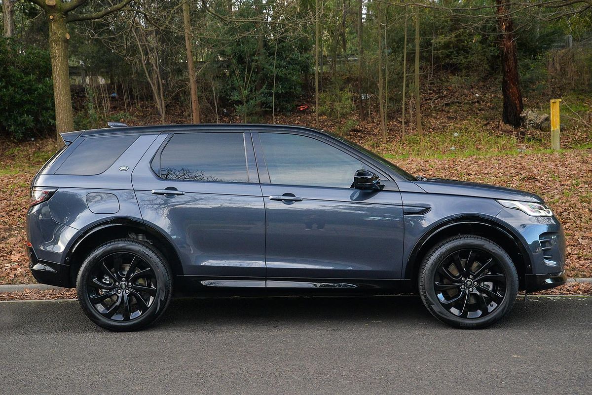 2024 Land Rover Discovery Sport P300e Dynamic SE L550
