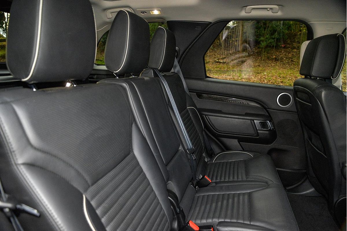 2018 Land Rover Discovery TD6 HSE Luxury Series 5